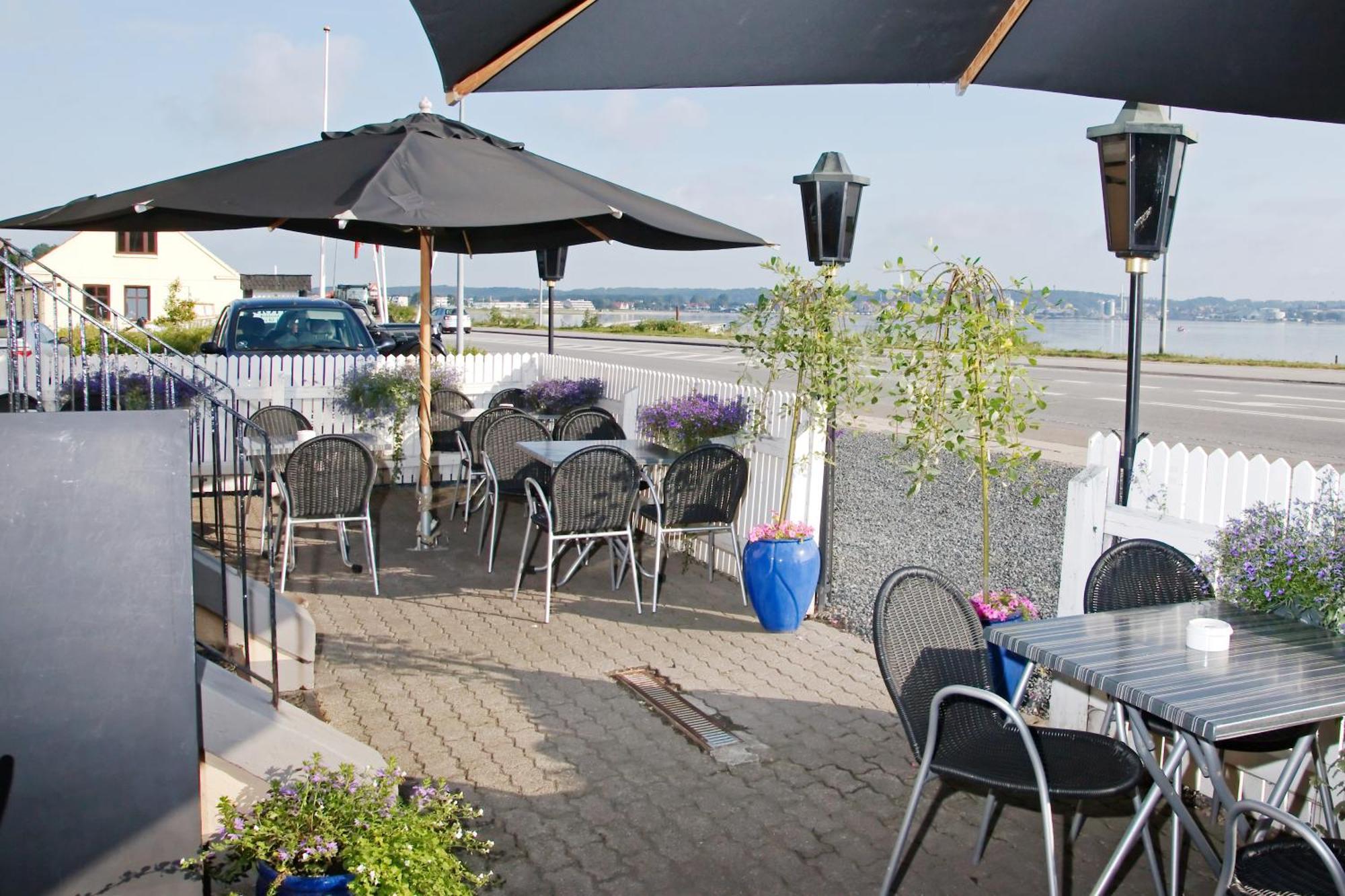 Solyst Kro- Restaurant Og Hotel I/S Aabenraa Buitenkant foto